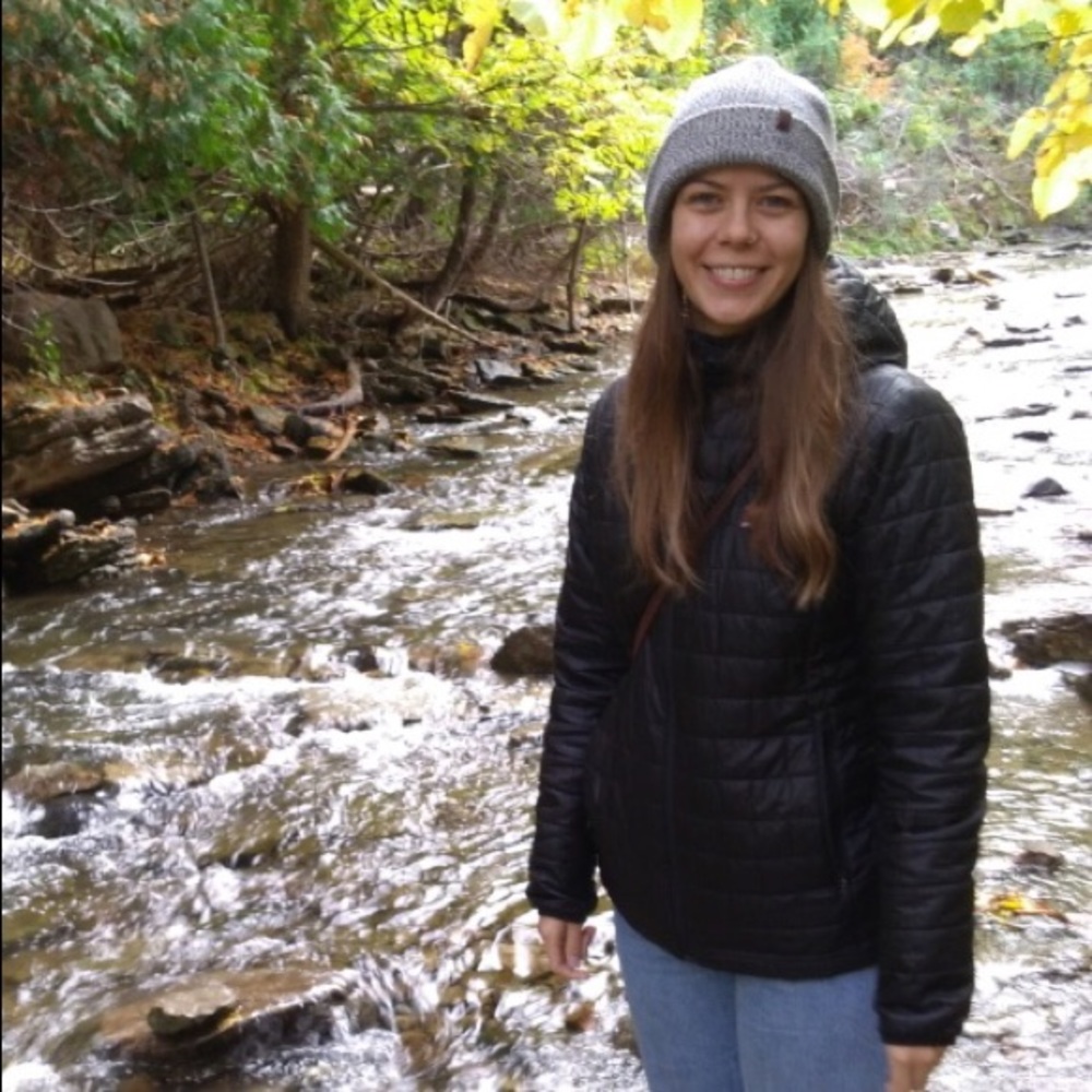 Meet your Posher, Adriana